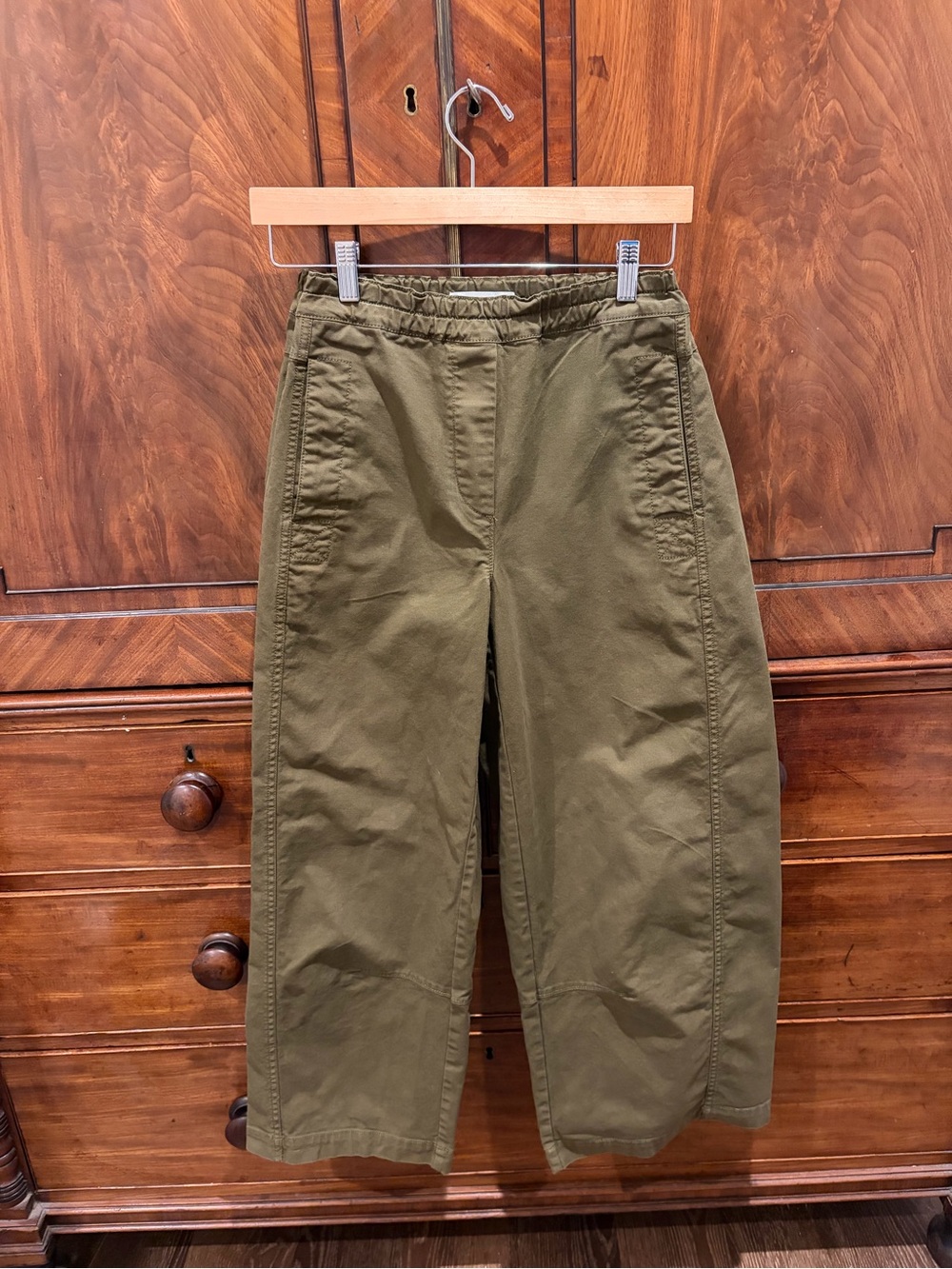 Banana Republic Women’s Olive Relaxed fit Cargo Pull-on Pants